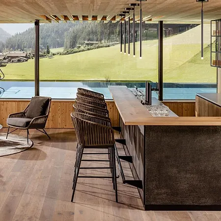 Alpine Luxury Schwarzenstein 4* Lutago
